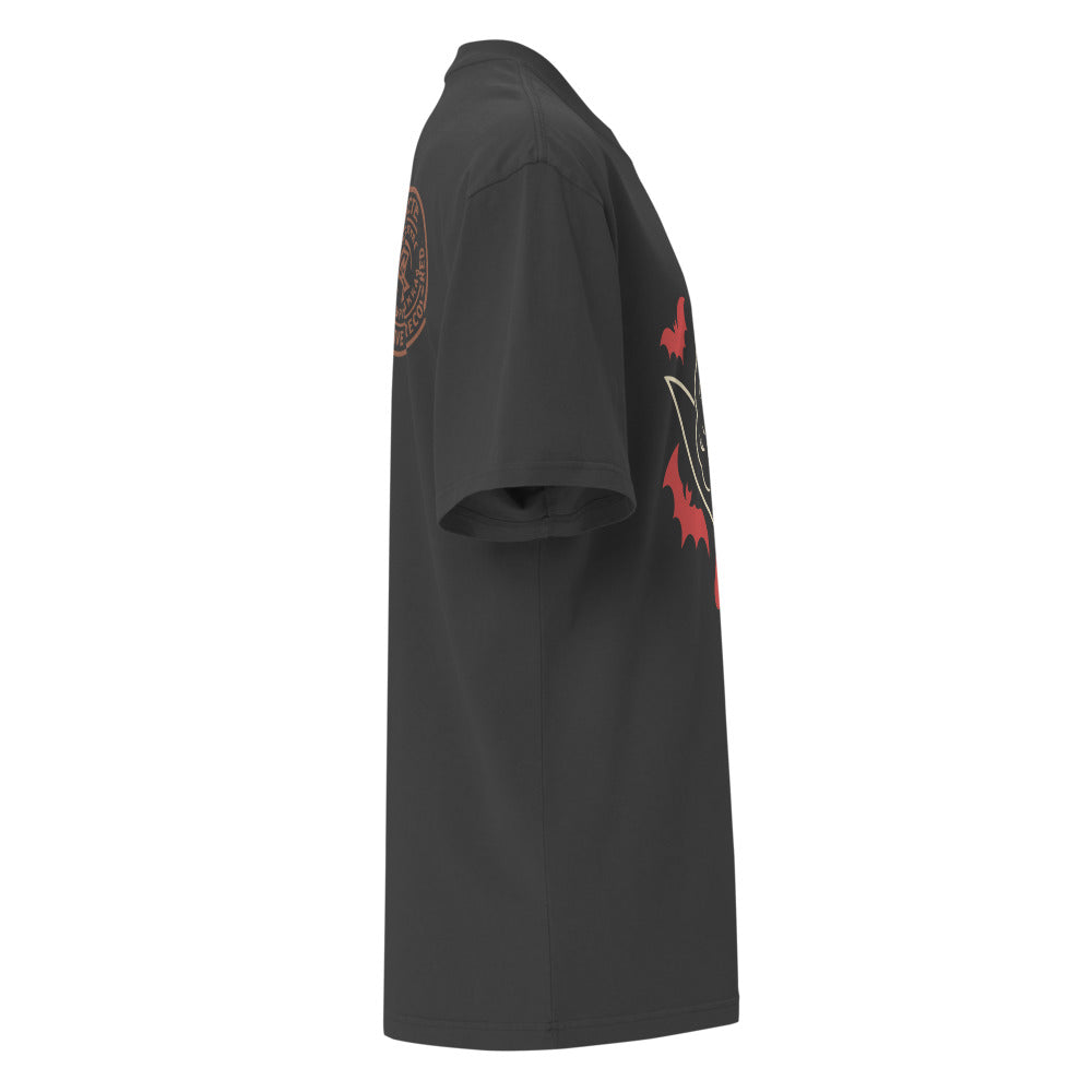 Camiseta oversize con efecto desgastado. The Crimson Countess. - PULP SPECTER