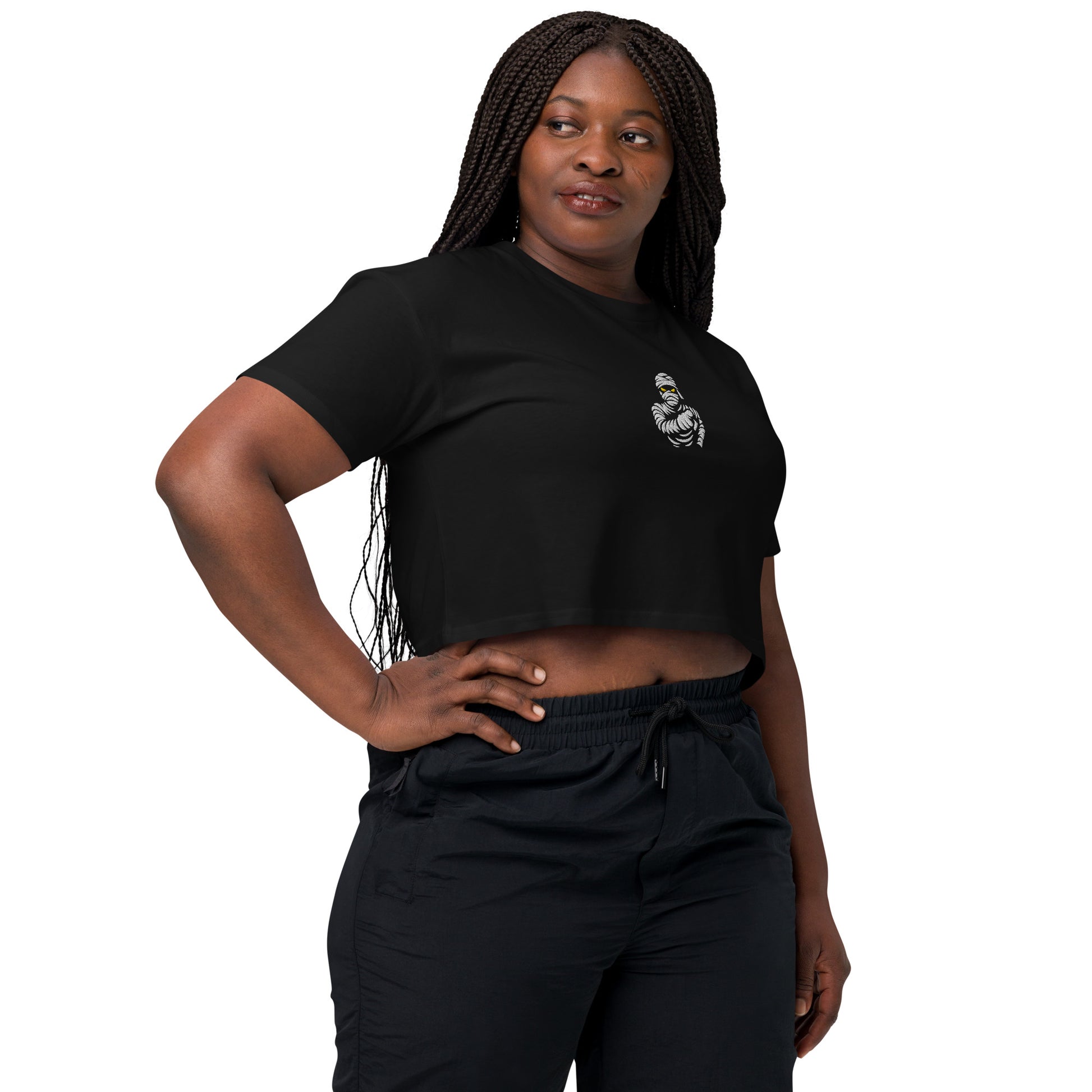 Crop top para mujer. Bordado de momia y Ojo de Osiris + Impresión trasera. The Curse of the Black Valley. - PULP SPECTER